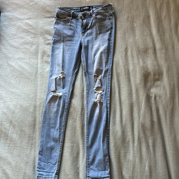 Hollister Mid-rise super skinny jeans - Picture 3 of 3